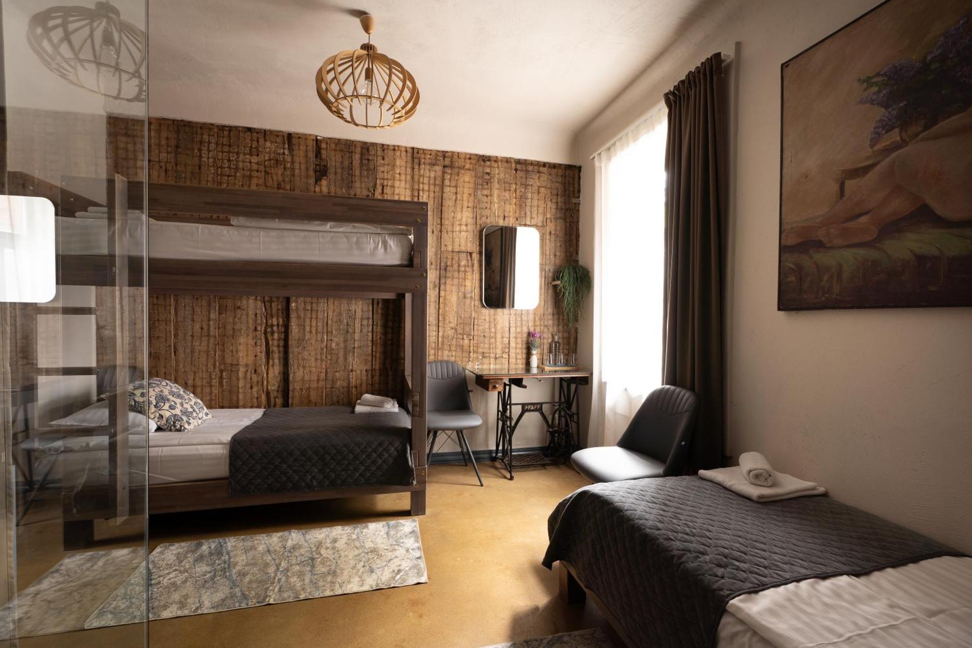 Two Wheels Hotel Riga Exterior photo